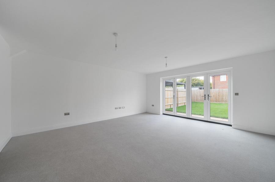 3 bedroom  semi-detached house for sale
