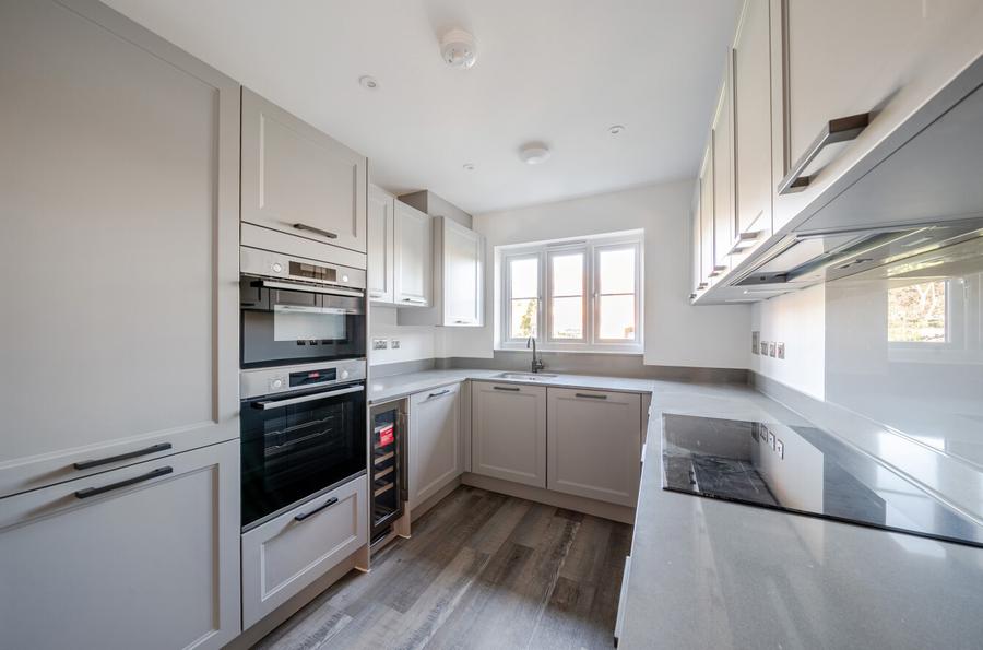 4 bedroom  semi-detached house for sale