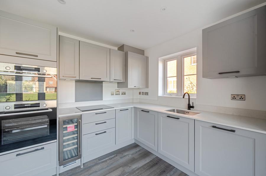 4 bedroom  semi-detached house for sale