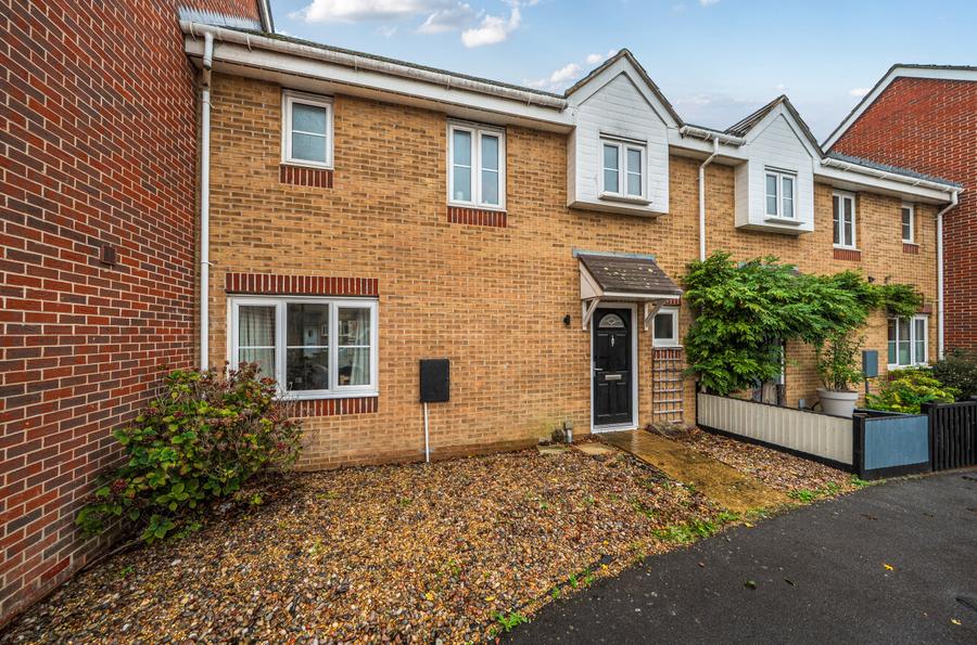 2 bedroom  terraced house for sale