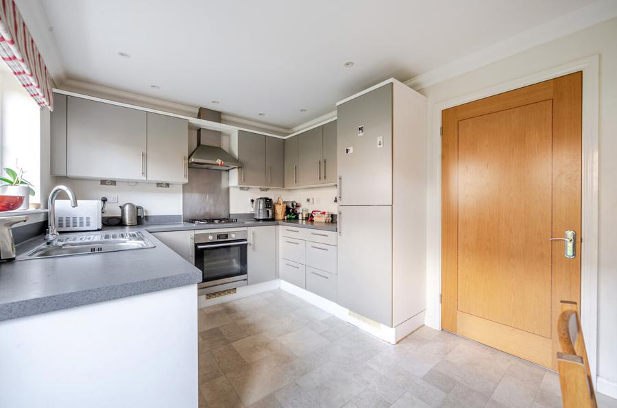 3 bedroom  semi-detached house for sale