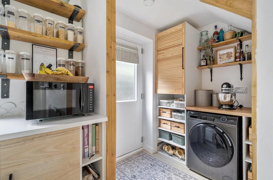 3 bedroom  detached house for sale