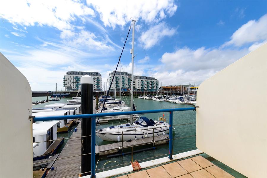 studio studio apartment to rent