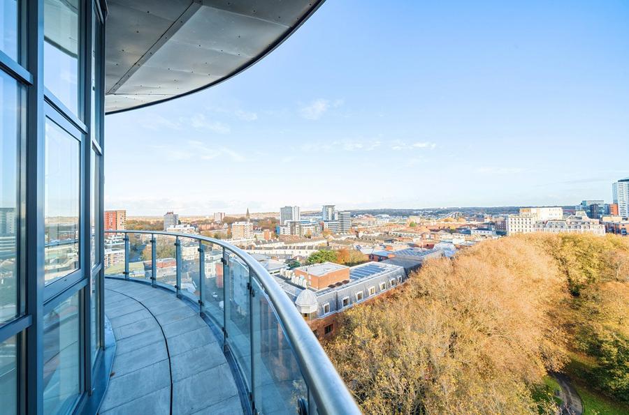 2 bedroom penthouse to rent