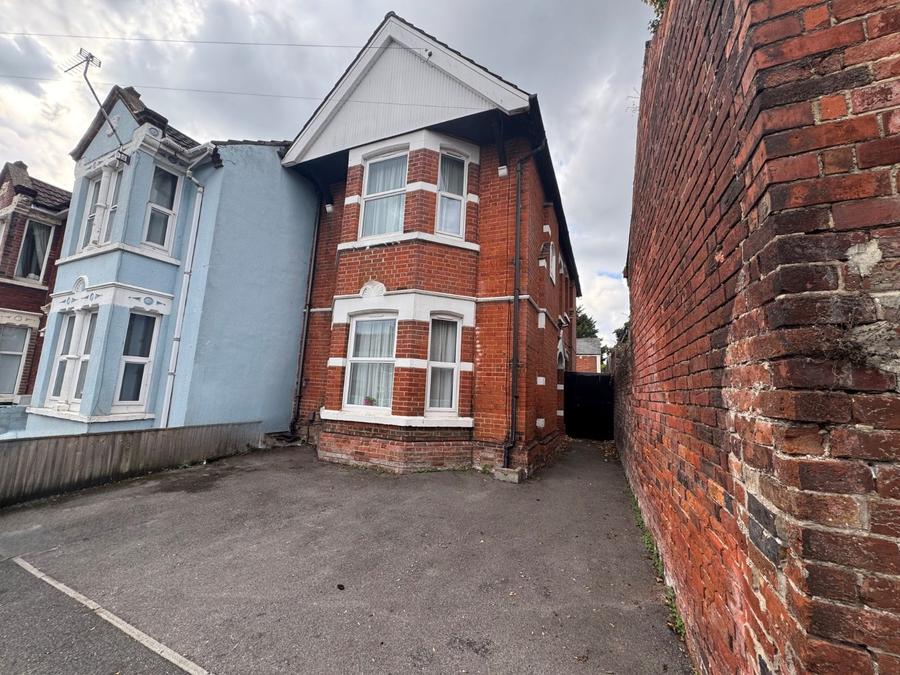 6 bedroom house to rent
