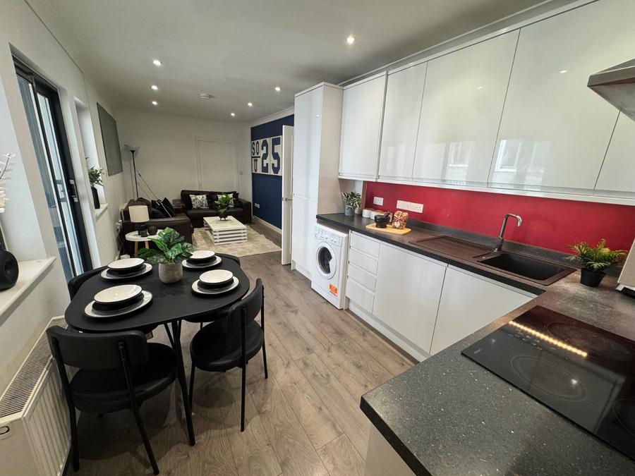 4 bedroom apartment to rent
