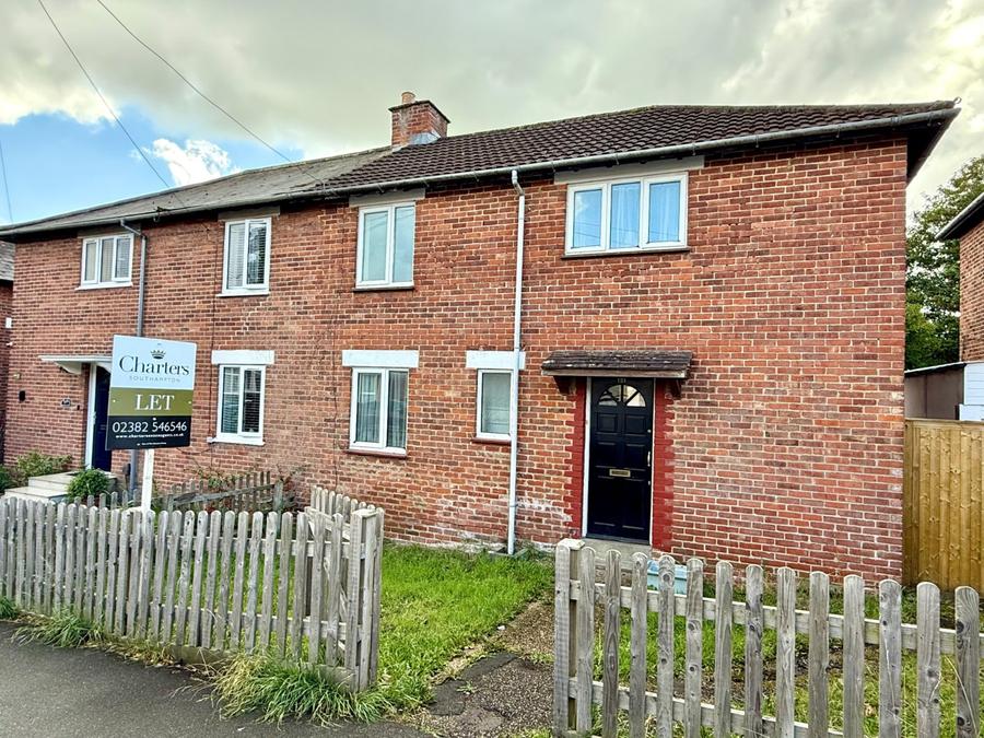 4 bedroom semi-detached house to rent