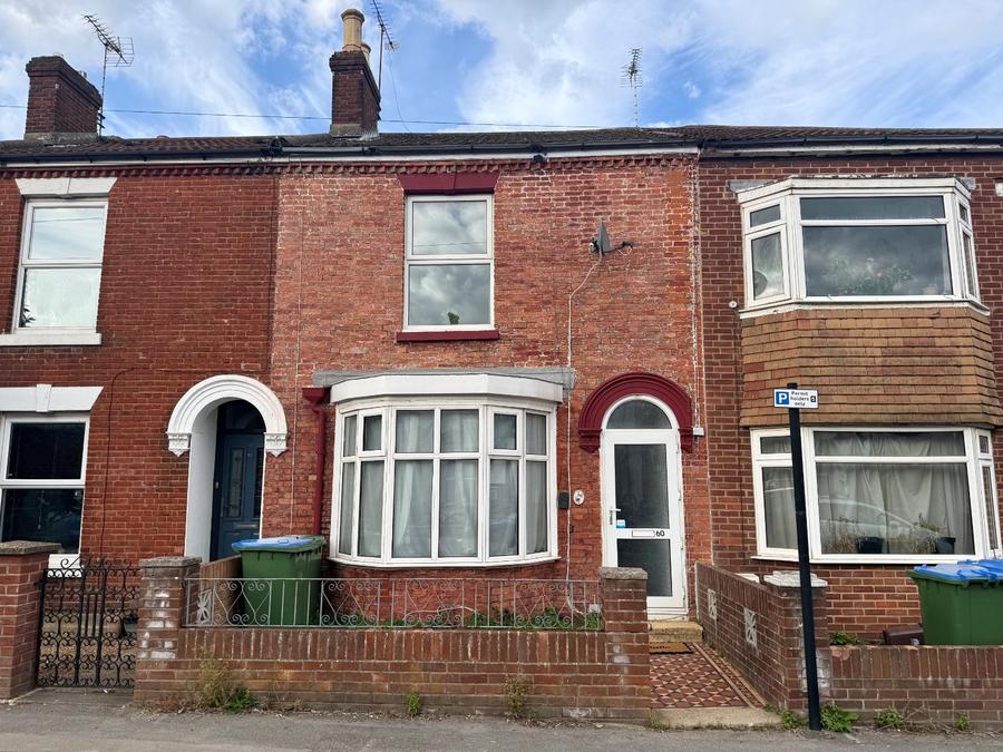 4 bedroom  terraced house to rent