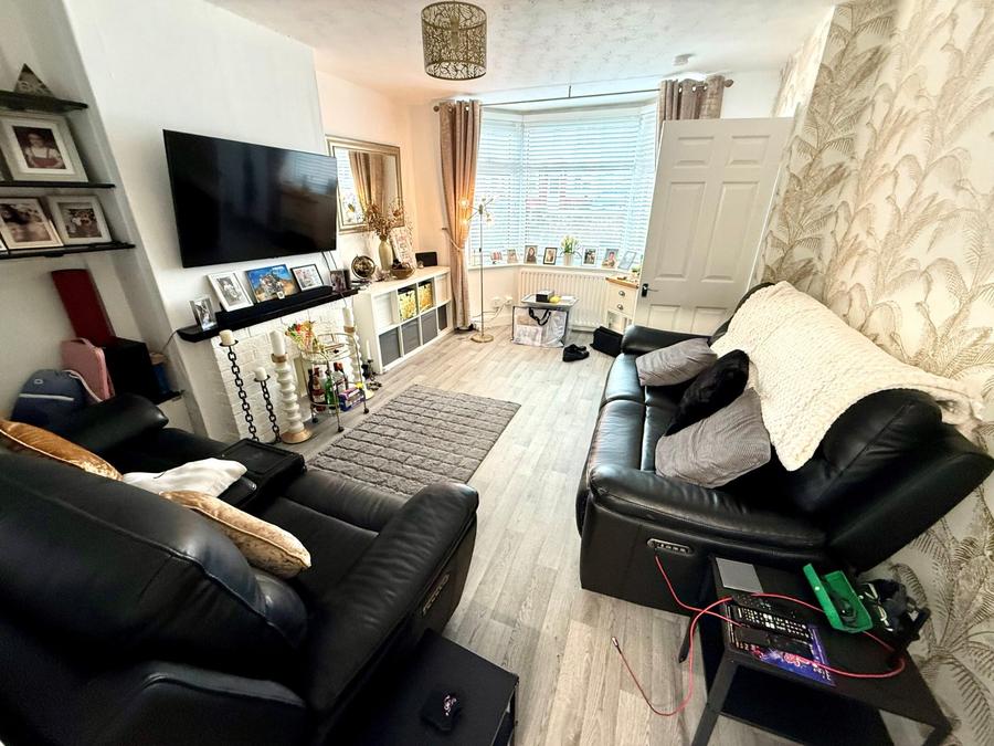 3 bedroom  terraced house to rent