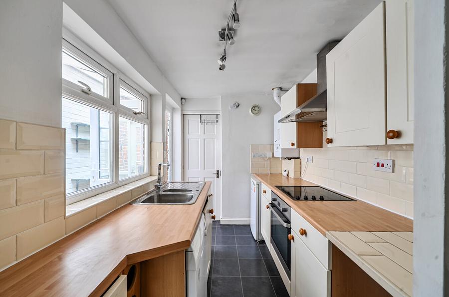 2 bedroom  terraced house to rent
