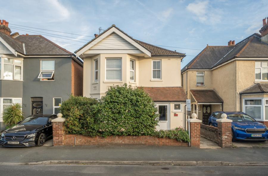 3 bedroom  detached house for sale