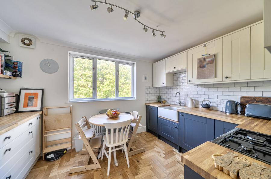 3 bedroom  terraced house for sale