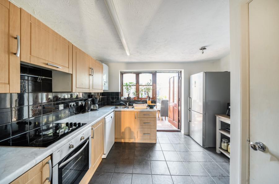 2 bedroom house for sale