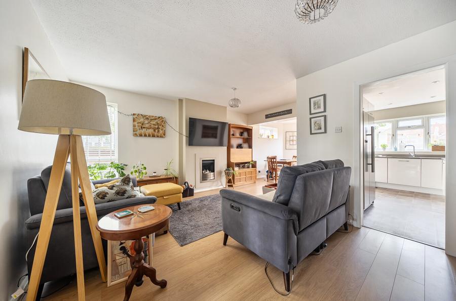 3 bedroom  semi-detached house for sale