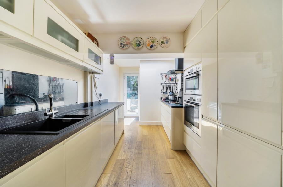3 bedroom  semi-detached house for sale