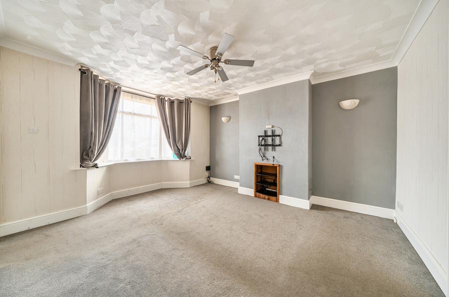 3 bedroom  semi-detached house for sale