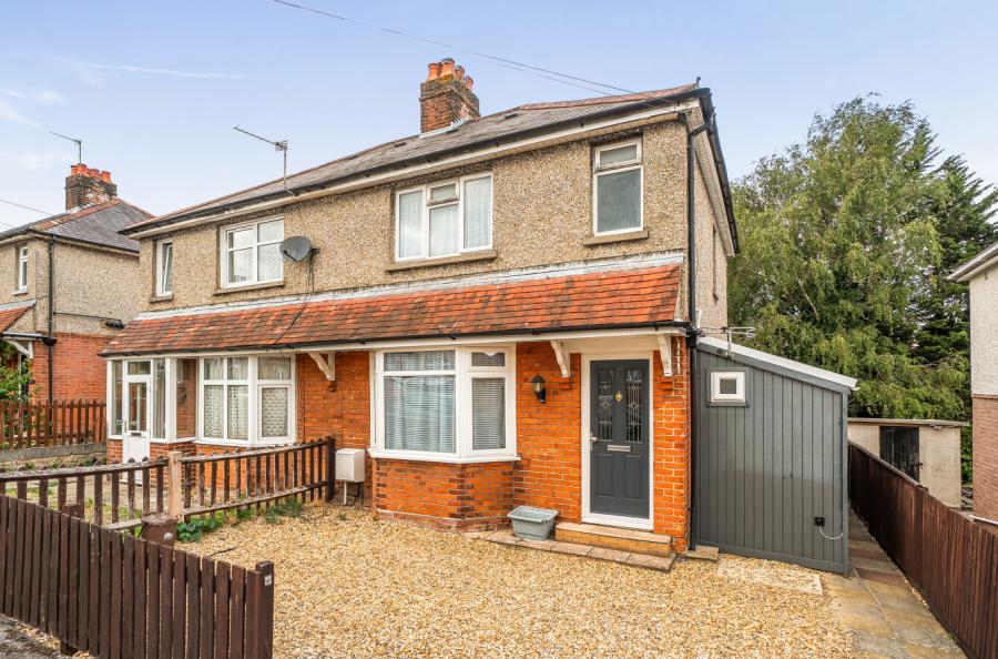 3 bedroom  semi-detached house for sale