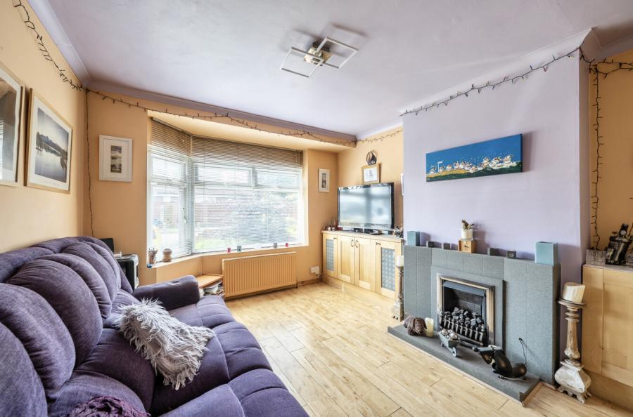 3 bedroom  semi-detached house for sale