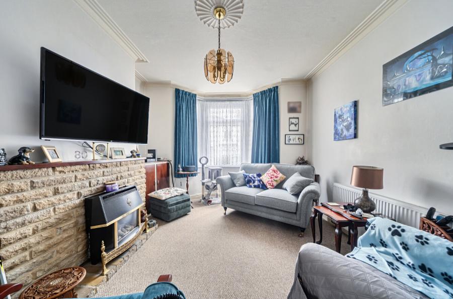 3 bedroom  terraced house for sale