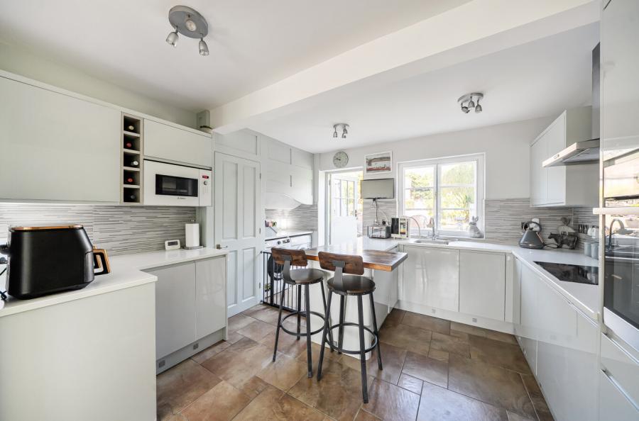 3 bedroom  semi-detached house for sale
