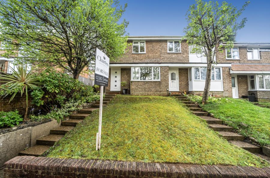 3 bedroom  semi-detached house for sale