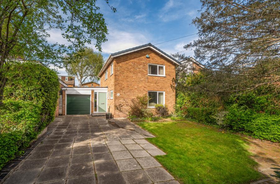 3 bedroom  detached house for sale