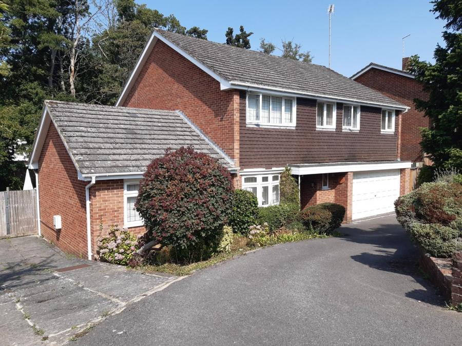 4 bedroom  detached house for sale