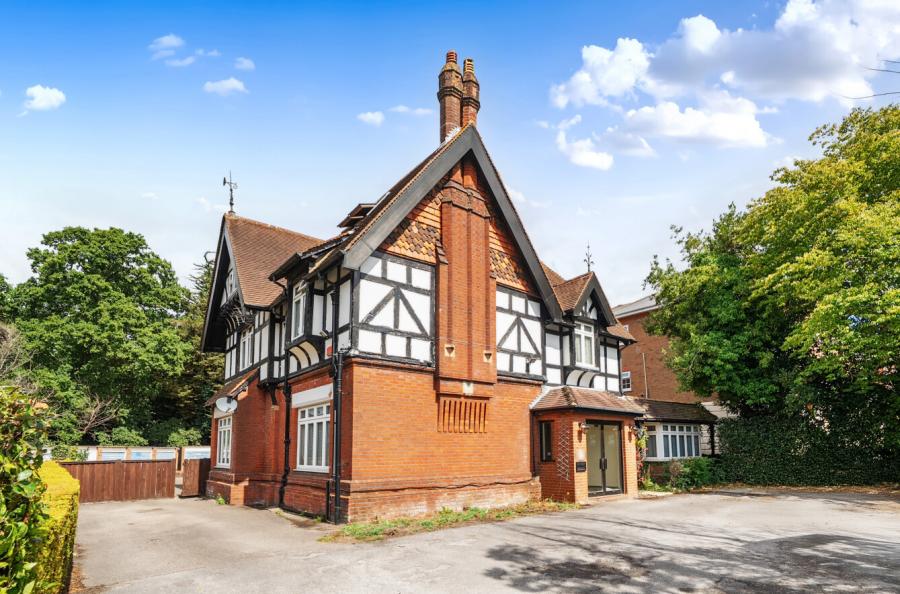 7 bedroom  detached house for sale