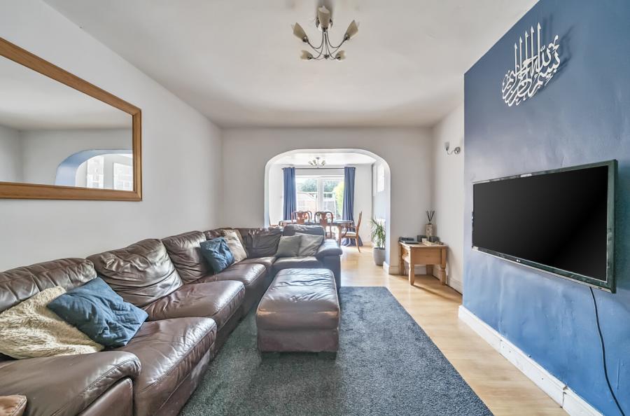 3 bedroom  semi-detached house for sale