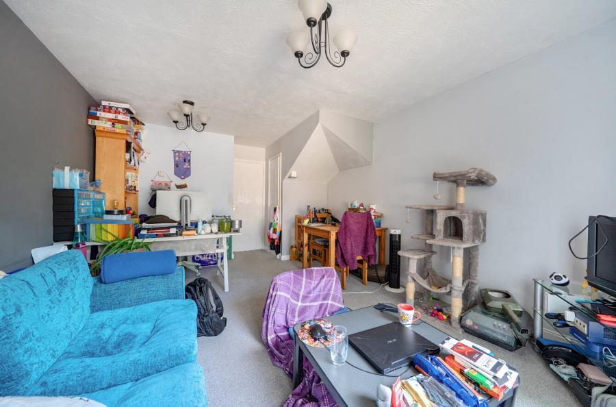 2 bedroom  terraced house for sale