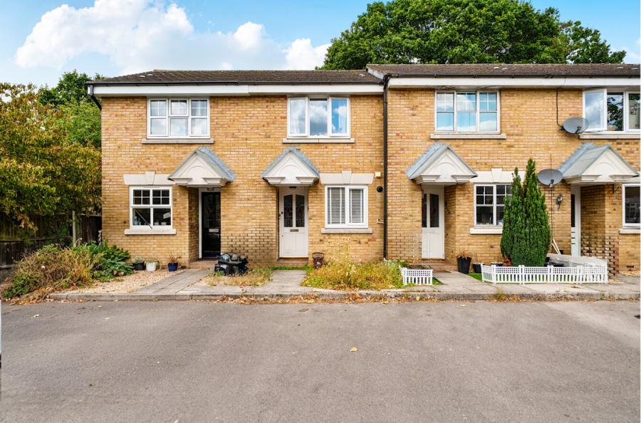 2 bedroom terraced house for sale