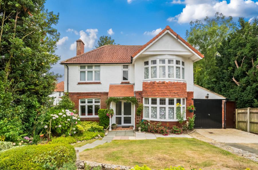 4 bedroom  detached house for sale
