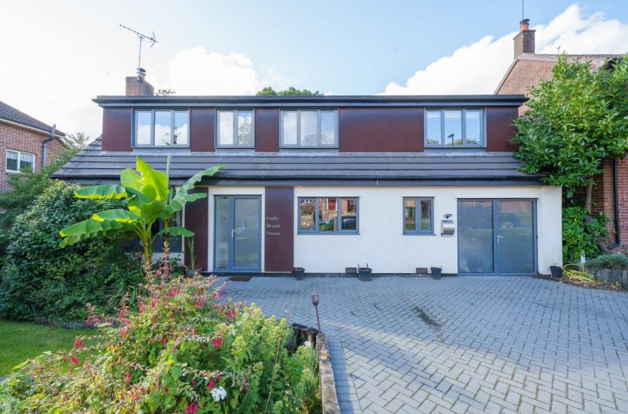 4 bedroom  detached house for sale