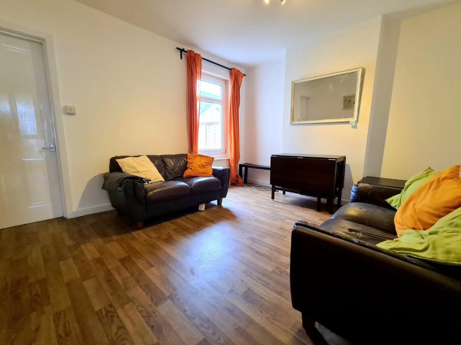 3 bedroom  terraced house for sale