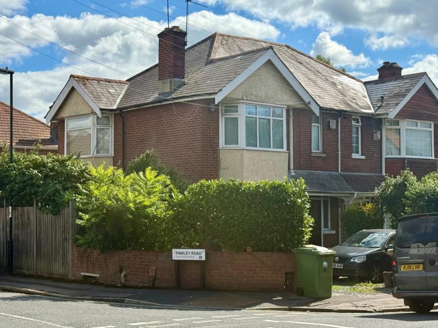 3 bedroom  semi-detached house to rent