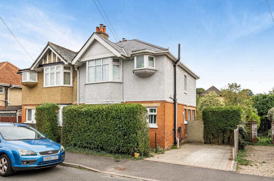 3 bedroom  semi-detached house for sale