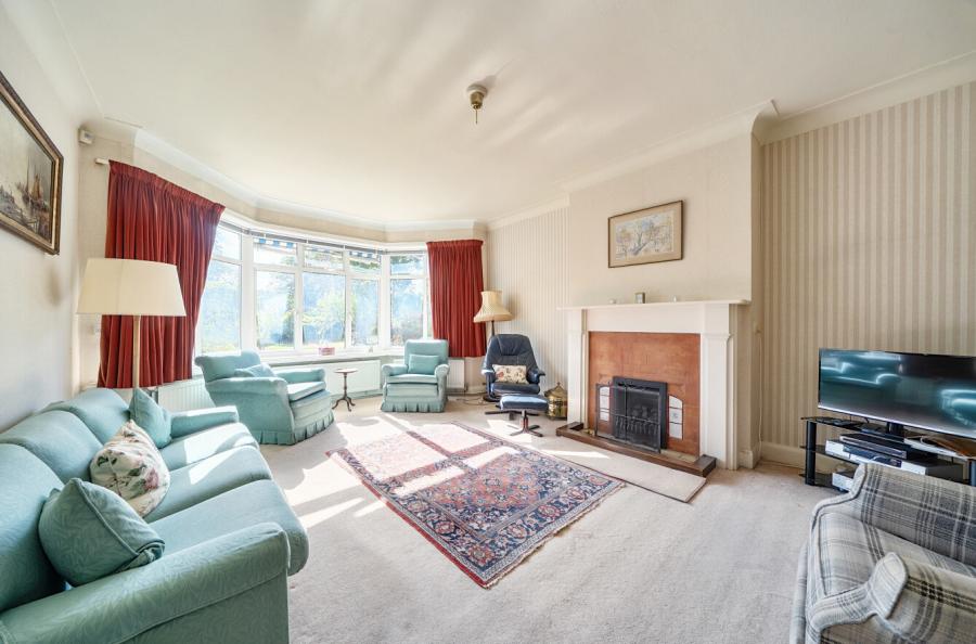 5 bedroom  detached house for sale
