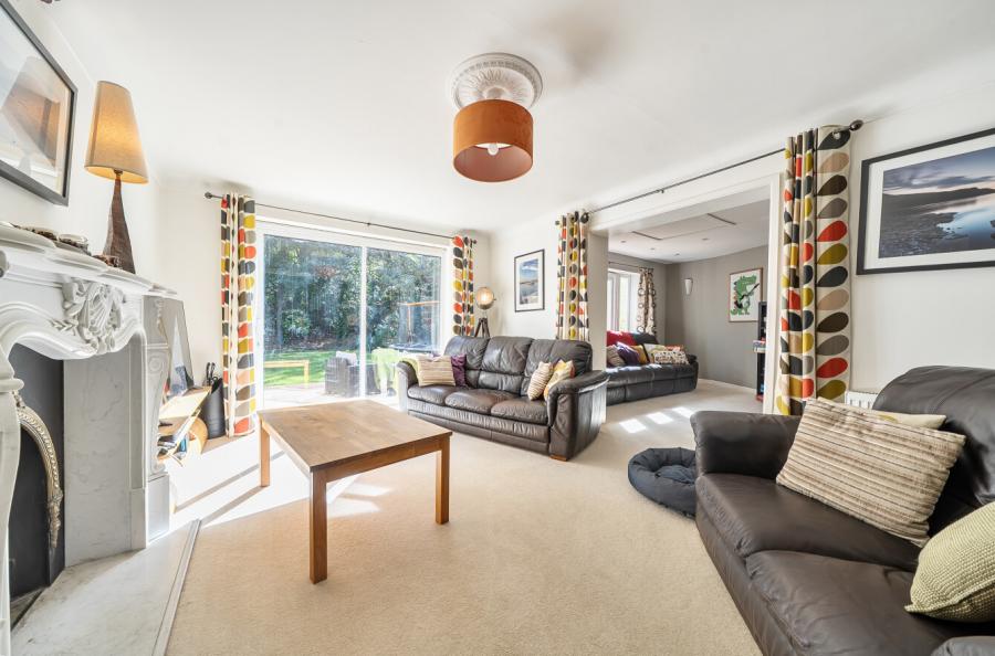 6 bedroom  detached house for sale