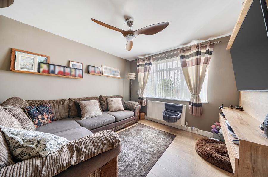 2 bedroom  detached bungalow for sale