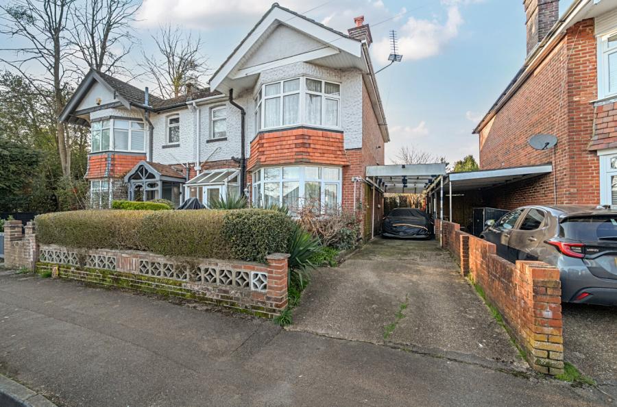 3 bedroom  semi-detached house for sale