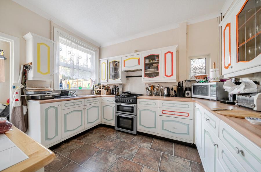 3 bedroom  semi-detached house for sale