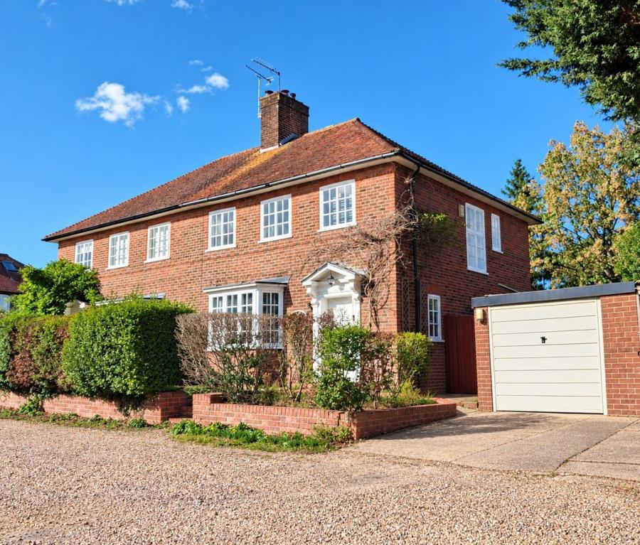 4 bedroom  semi-detached house for sale