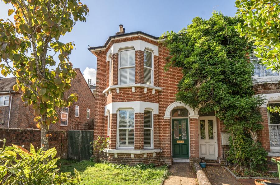 4 bedroom  semi-detached house for sale