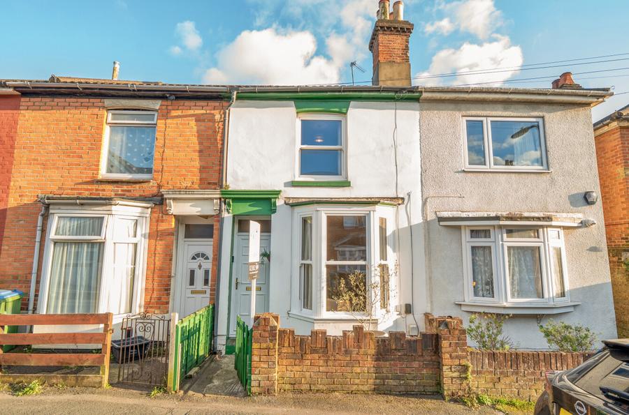 2 bedroom  terraced house for sale