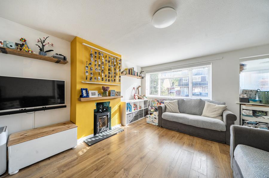 3 bedroom  semi-detached house for sale