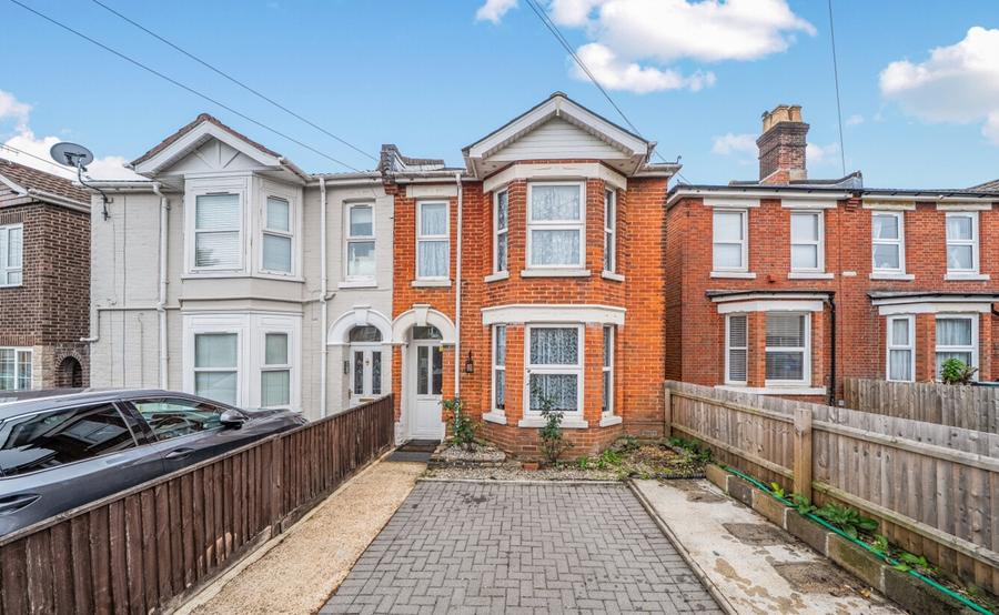 3 bedroom  semi-detached house for sale
