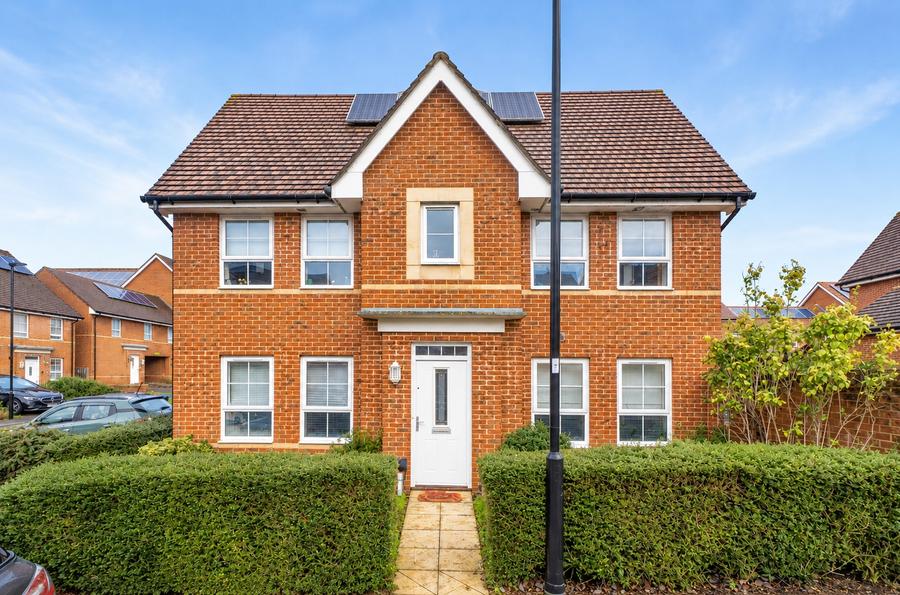 3 bedroom  terraced house for sale