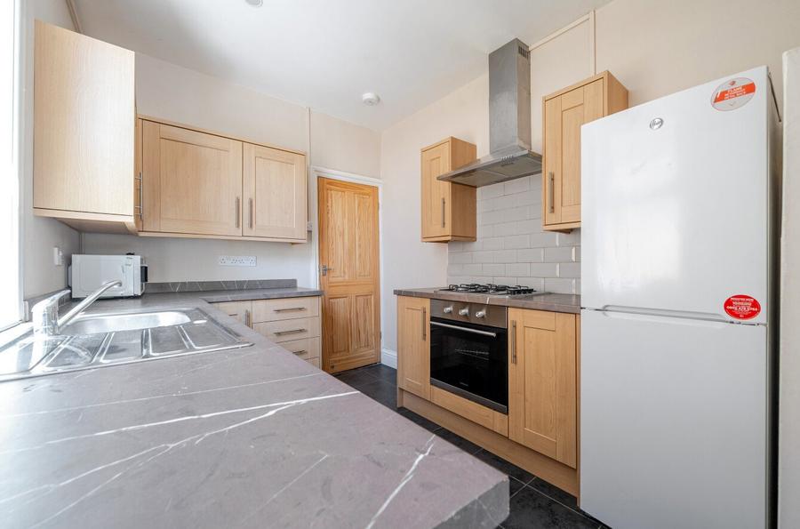 3 bedroom terraced house to rent