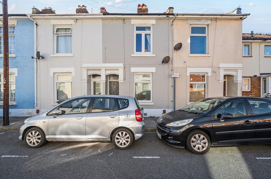 3 bedroom terraced house to rent