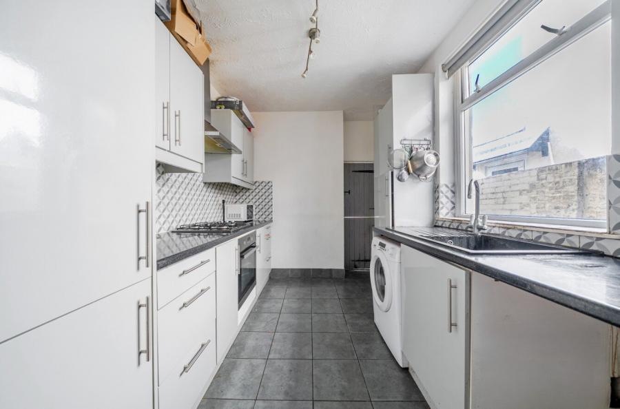 3 bedroom  terraced house to rent